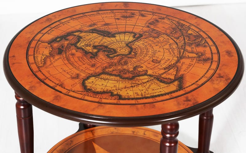 Lampbord i valnöt med världskarta Ø60 cm - Valnöt - Products - Möbler - Bord & matgrupp - Avlastningsbord & sidobord - Brickbord & småbord