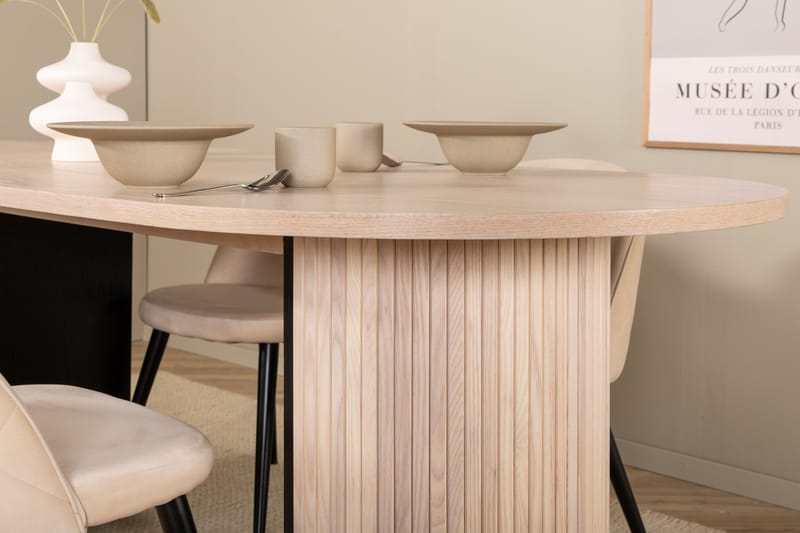 Bianca Matgrupp 200 cm Oval med 4 Velvet stolar - Beige - Products - Möbler - Bord & matgrupp - Matgrupp