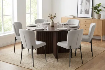 Edda Matgrupp runt 150 cm Rökt Ek med 6 Elsie Matstolar - Rökt ek/Vit - Products - Möbler - Bord & matgrupp - Matgrupp