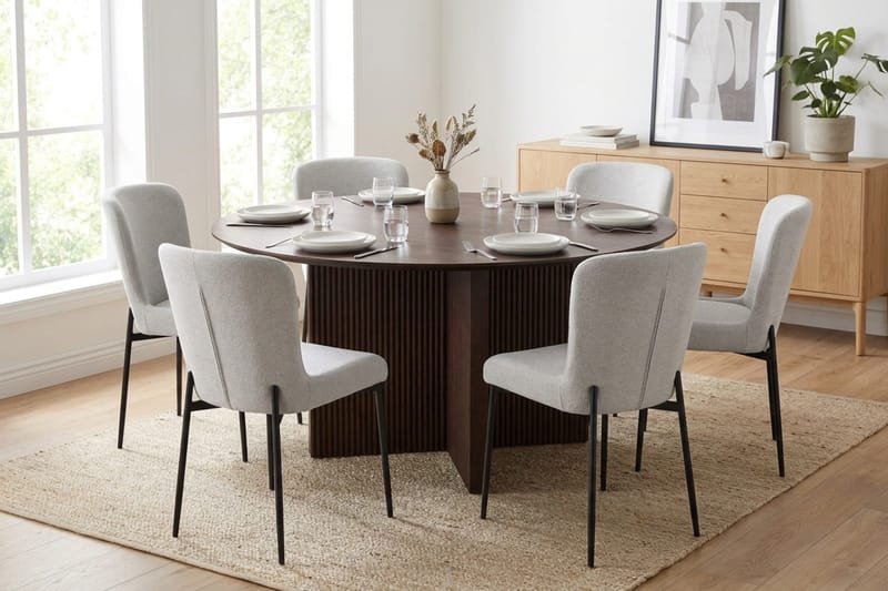Edda Matgrupp runt 150 cm Rökt Ek med 6 Elsie Matstolar - Rökt ek/Vit - Products - Möbler - Bord & matgrupp - Matgrupp