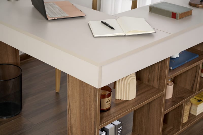 Regar Skrivbord 130x72x120 cm - Cashmere och Walnut - Products - Möbler - Bord & matgrupp - Kontorsbord - Skrivbord - Hörnskrivbord