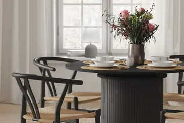 Kopparbo Matbord Runt 106-156 cm Förlängningsbart - Svart trä - Products - Möbler - Bord & matgrupp - Matbord & köksbord