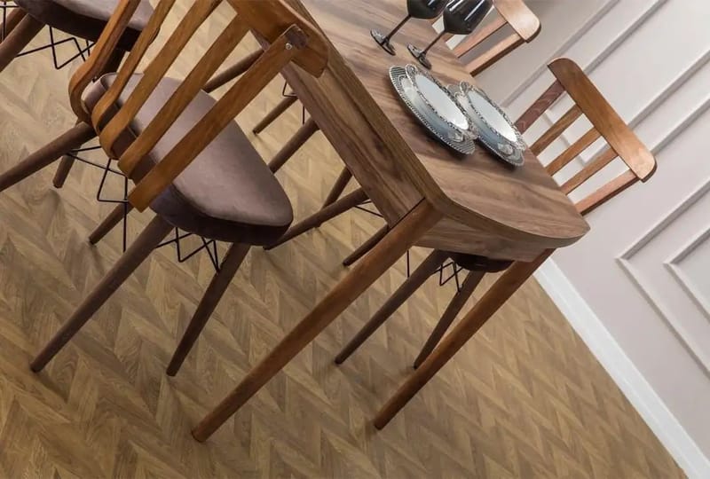 Alvryn Matgrupp Förlängningsbar 130-170 cm med 6 Stolar - Products - Möbler - Bord & matgrupp - Matgrupp