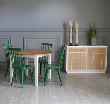 Matgrupp: Runt bord i Ek / Vit med 4 st gröna Pinnstolar - Ek / Vit / Grön - Products - Möbler - Bord & matgrupp - Matgrupp
