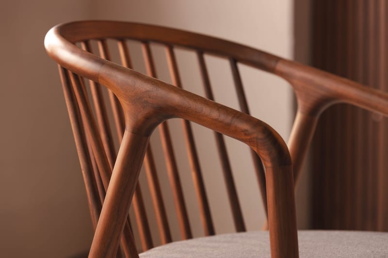 Noira Matgrupp 120 cm Runt Matbord med 4 Noira Stolar - Valnöt - Products - Möbler - Bord & matgrupp - Matgrupp