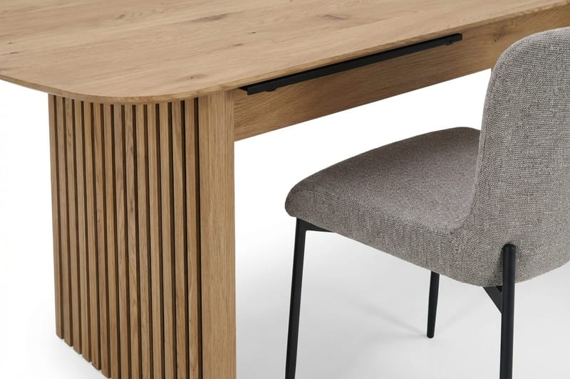 Richeto Matgrupp Ek 240 cm med 6 Elsie Matstolar - Ek/Ljusgrå - Products - Möbler - Bord & matgrupp - Matgrupp