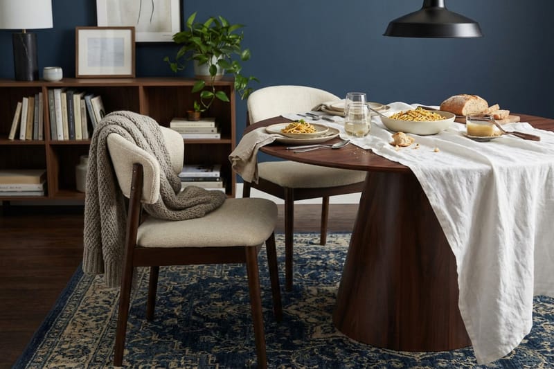 Siena Matgrupp runt 130 cm Valnöt med 6 Nala Matstolar - Valnöt - Products - Möbler - Bord & matgrupp - Matgrupp
