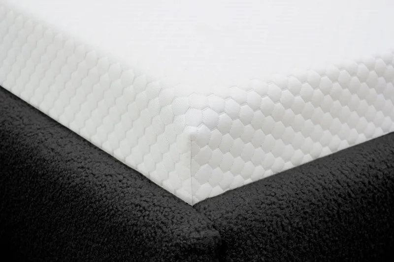Teddy Komplett Sängpaket Sängram med Madrass 140x200 cm - Svart - Products - Möbler - Säng - Komplett sängpaket