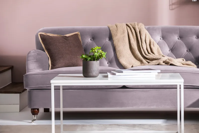 Howard Riviera 3-sits Sammetssoffa - Lila - Products - Möbler - Soffa - 3 sits soffa