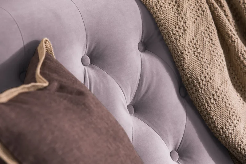 Howard Riviera Soffgrupp 3-sits + 2-sits Soffa + Fåtölj + Fotpall i Sammet - Lila - Products - Möbler - Soffa - Soffgrupp - Howard soffgrupp