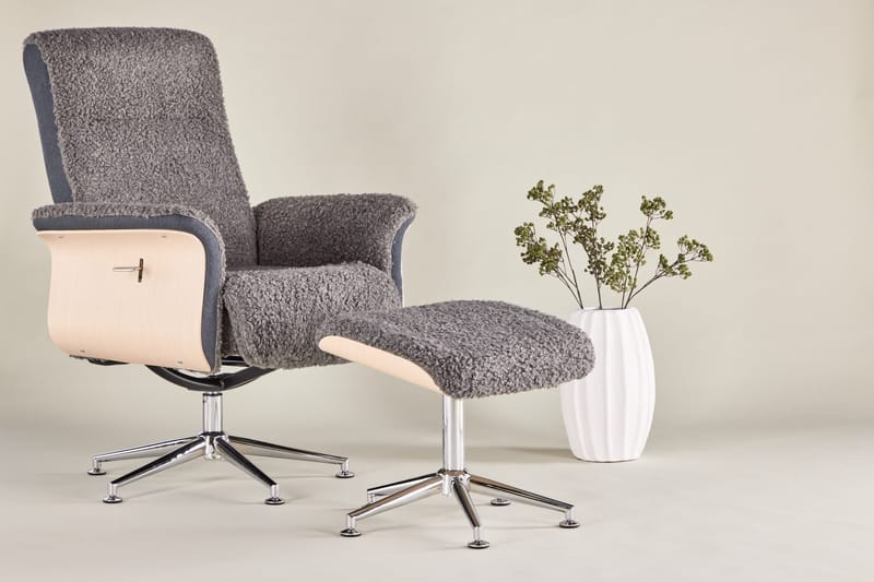 Reclinerfåtölj med fotpall - Grå fårskinnsimitation/whitewash ek - Grå - Products - Möbler - Fåtölj & stolar - Fåtölj - Biofåtölj & reclinerfåtölj