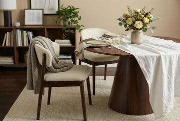 Nala Matstol i trä med tygsits - Valnöt/Greige - Products - Möbler - Fåtölj & stolar - Matstol & köksstol