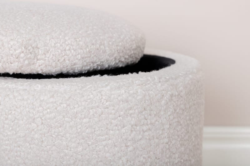 Limpen Sittpuff - Benvit - Products - Möbler - Fåtölj & stolar - Pall & puff - Sittpuff