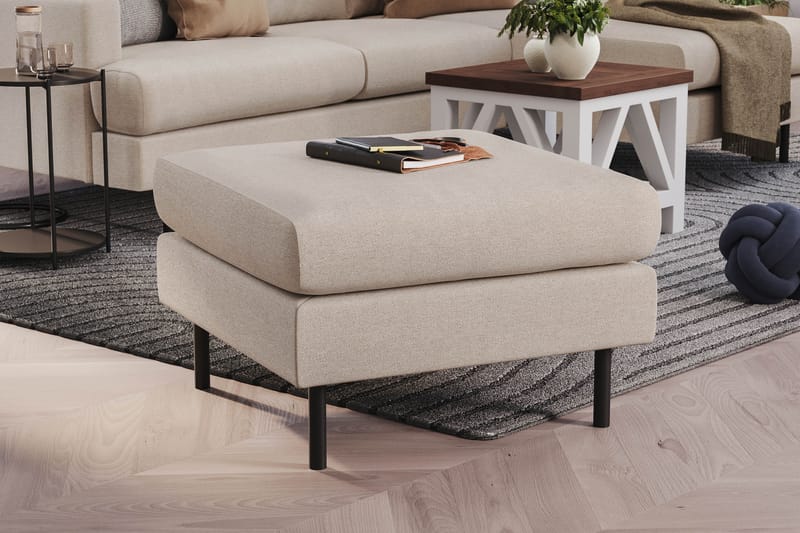 Menard Compact Fotpall 68 cm - Beige - Products - Möbler - Fåtölj & stolar - Pall & puff - Fotpallar