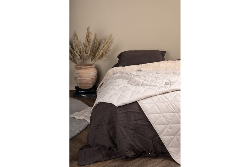 Nilla Överkast 150x250 cm - Beige - Products - Textil & mattor - Sängkläder - Överkast - Överkast dubbelsäng