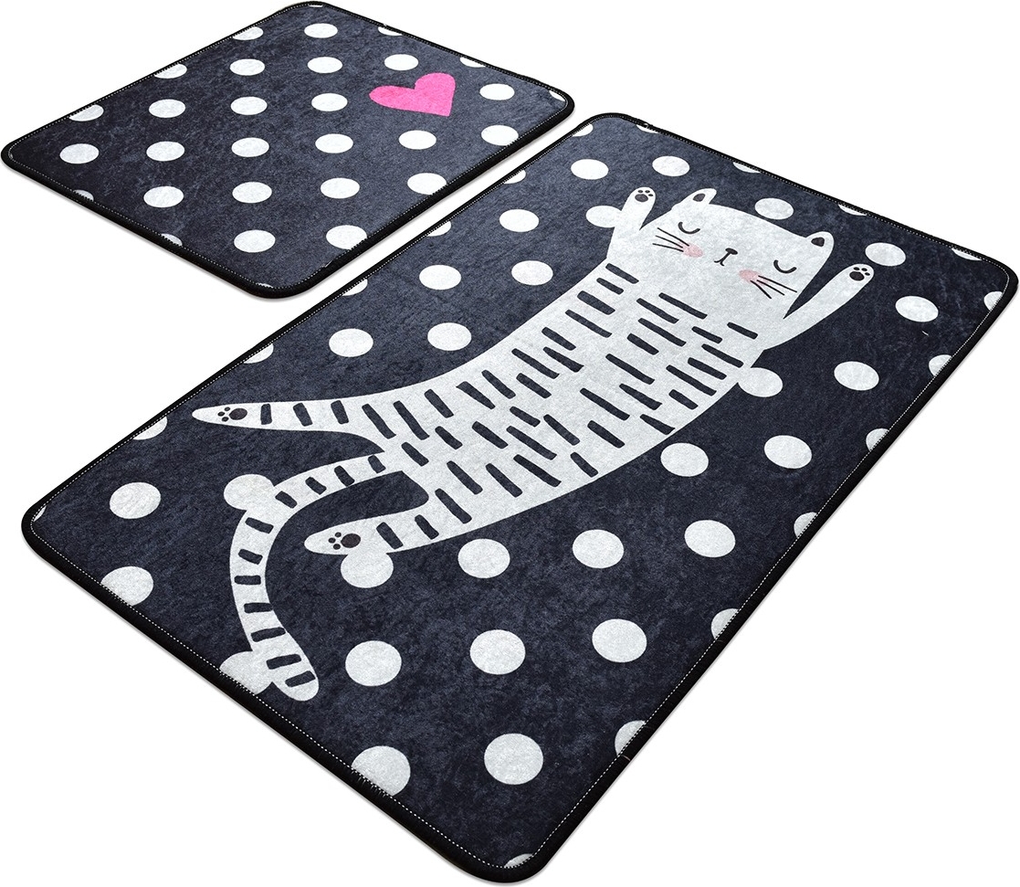 Verschlafener Badezimmerteppich