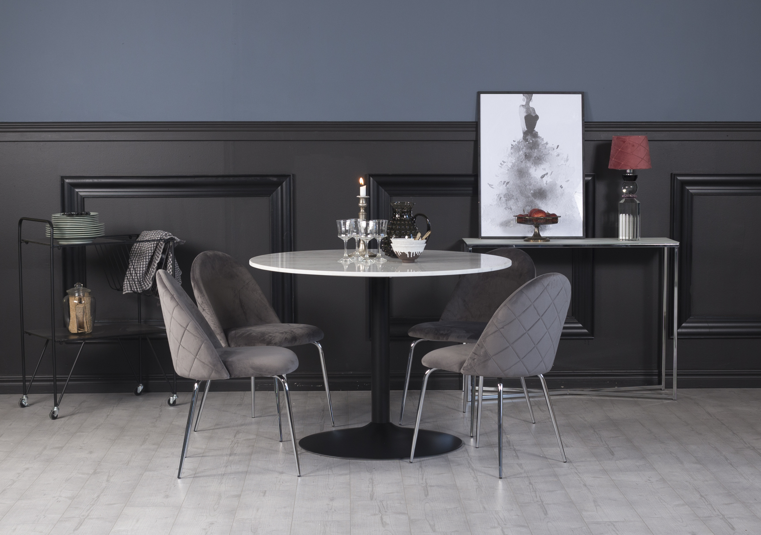 Plaza Essgruppe, Marmortisch mit 4 Plaza Samtstühlen - Grau/Chrom/Schwarz + Möbelreinigung Plaza Essgruppe, Marmortisch mit 4 Plaza Samtstühlen - Grau/Chrom/Schwarz + Möbelreinigung