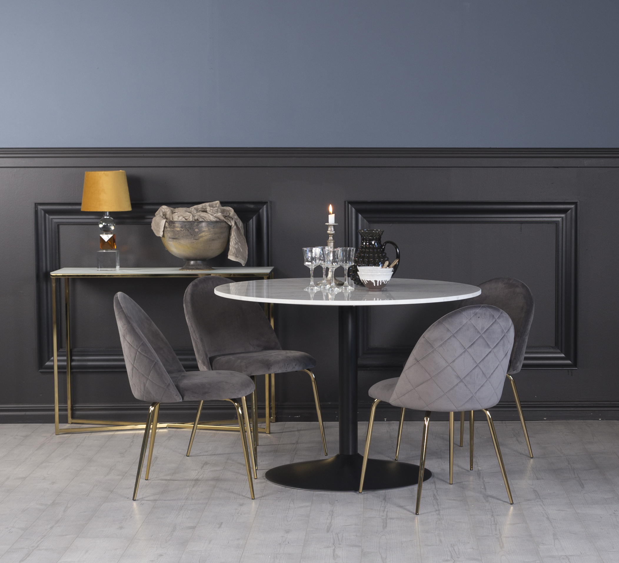 Plaza Esstischset, Marmortisch mit 4 Plaza Samtstühlen - Grau/Braun/Schwarz + Möbelreinigung Plaza Esstischset, Marmortisch mit 4 Plaza Samtstühlen - Grau/Braun/Schwarz + Möbelreinigung