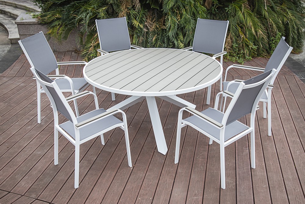 Essgruppe Eken�s mit 4 St�hlen - �150