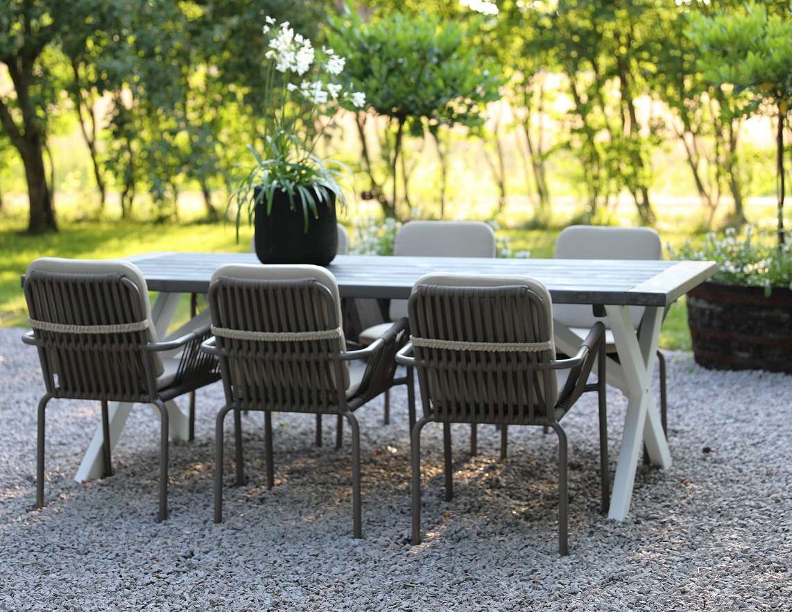 Outdoor-Essgruppe; Esstisch 220 cm mit 6 stapelbaren Sesseln