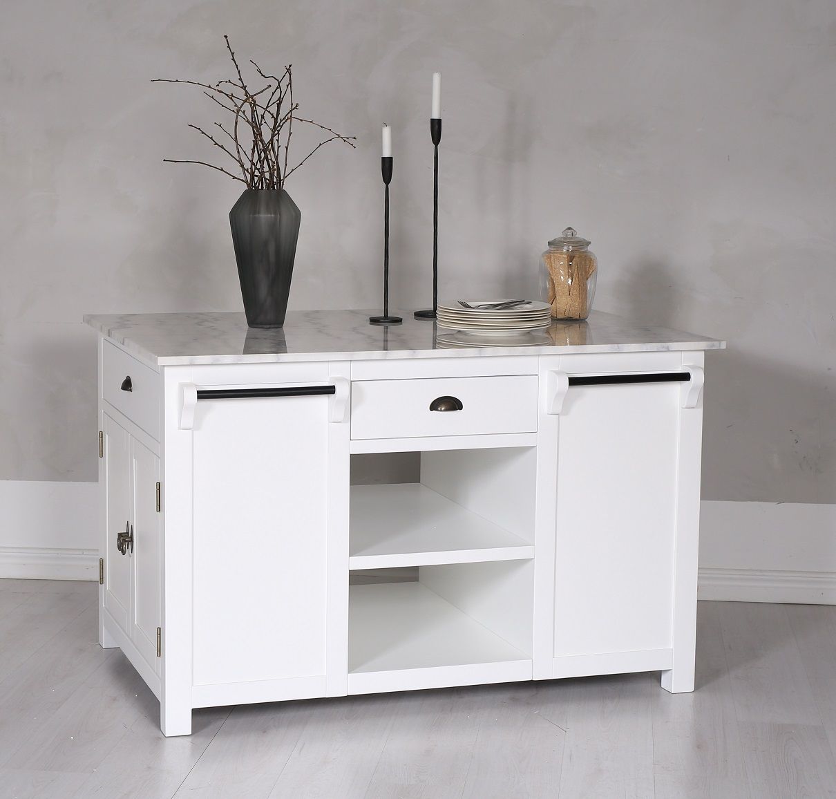 Heritage-K�cheninsel mit wei�er Marmorplatte