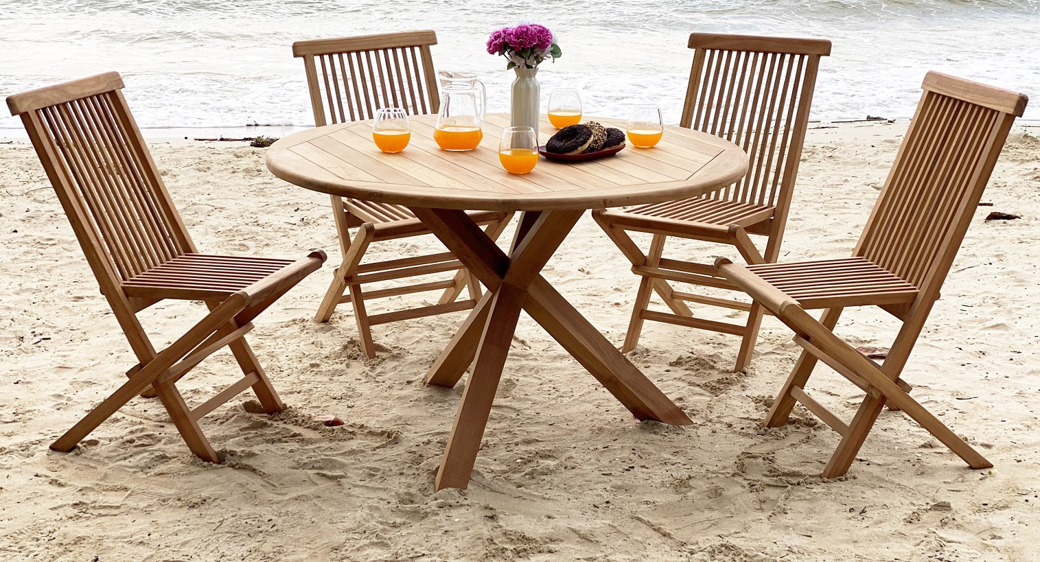 Essgruppe Salt�: Runder Tisch Salt� �120 cm inklusive 4 St�hlen aus Teakholz