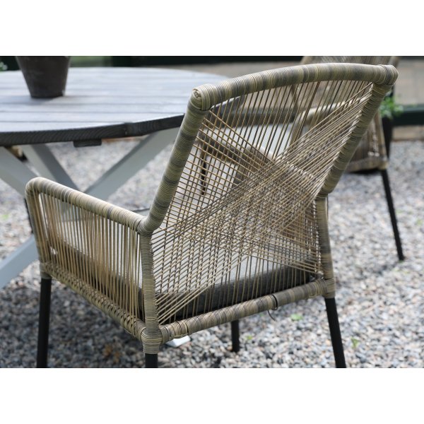 Scottsdale Outdoor-Essgruppe um den Tisch mit 4 Ystad-Gestellstühlen - Grau/Schwarz/Weiß Scottsdale Outdoor-Essgruppe um den Tisch mit 4 Ystad-Gestellstühlen - Grau/Schwarz/Weiß