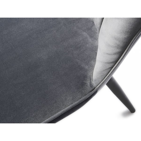 Caia Esszimmerstuhl aus grauem Samt Caia Esszimmerstuhl aus grauem Samt