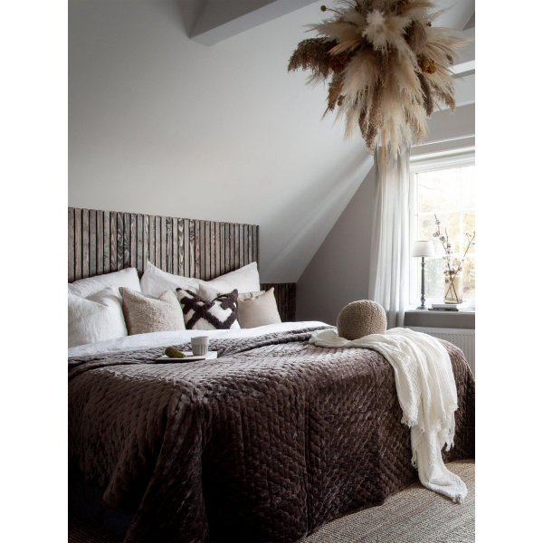 Cia Tagesdecke Doppelbett 260 x 260 cm - Dunkelbrauner Samt Cia Tagesdecke Doppelbett 260 x 260 cm - Dunkelbrauner Samt