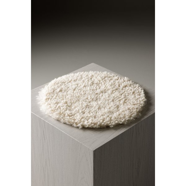Katy Stuhlkissen Ø34 cm - Weißes Schaffellimitat Katy Stuhlkissen Ø34 cm - Weißes Schaffellimitat