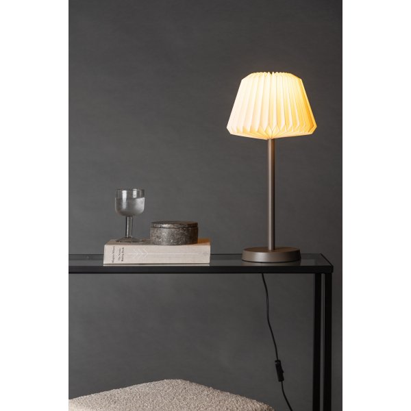 Tandådalen Tischlampe - Wildleder/Weiß Tandådalen Tischlampe - Wildleder/Weiß