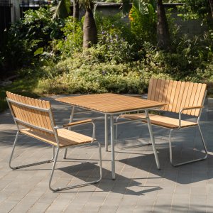 Möllan Gartengruppe in Teak: 2 Sofas mit Esstisch 120x80 cm Möllan Gartengruppe in Teak: 2 Sofas mit Esstisch 120x80 cm