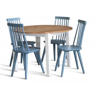 Dalsland-Essgruppe: Runder Tisch in Eiche / Wei mit 4 taubenblauen Pinnstola