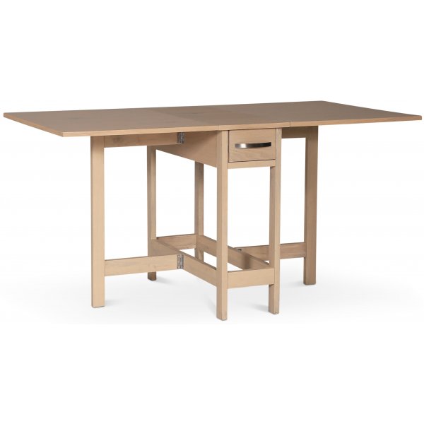 Lebensmittelgruppe Fårö; Fårö Klapptisch in Whitewash mit 4 schwarzen Orust Rohrstühlen Lebensmittelgruppe Fårö; Fårö Klapptisch in Whitewash mit 4 schwarzen Orust Rohrstühlen