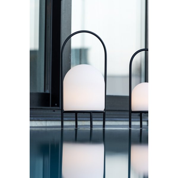 Colie Tischlampe Ø26 cm - Schwarz/Weiß Colie Tischlampe Ø26 cm - Schwarz/Weiß