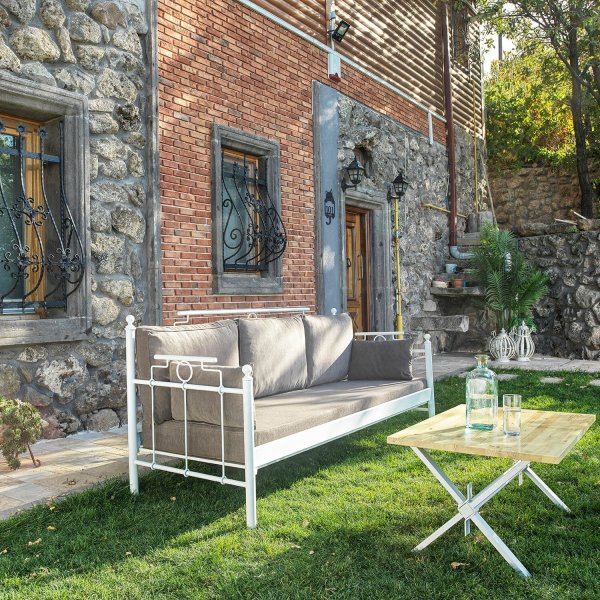 Hampus 3-Sitzer Outdoor-Sofa - Weiß/Braun + Textilreinigung für Möbel Hampus 3-Sitzer Outdoor-Sofa - Weiß/Braun + Textilreinigung für Möbel