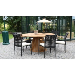 Salt Outdoor-Essgruppe um 150 cm Tisch mit 6 Skanr Gestellsthlen - Teak/Schwarz