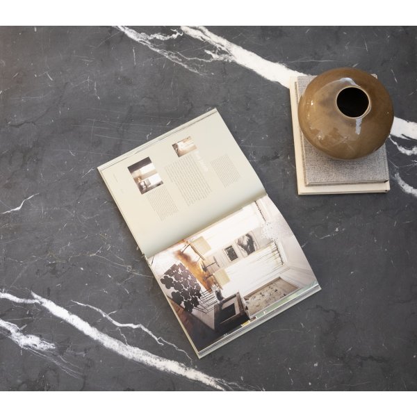 Pegani Couchtisch aus Marmor - 120x120 cm Pegani Couchtisch aus Marmor - 120x120 cm