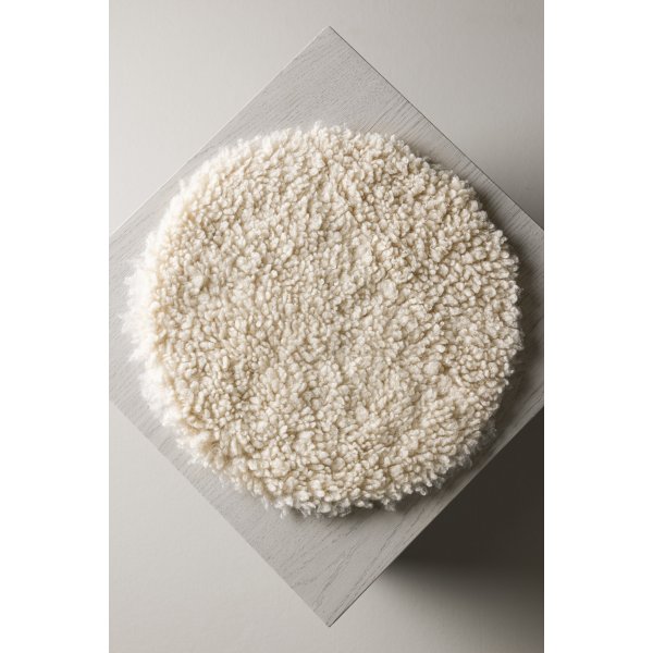 Katy Stuhlkissen Ø34 cm - Weißes Schaffellimitat Katy Stuhlkissen Ø34 cm - Weißes Schaffellimitat