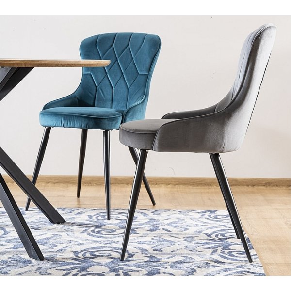 Lotus Esszimmerstuhl - Grauer Samt Lotus Esszimmerstuhl - Grauer Samt