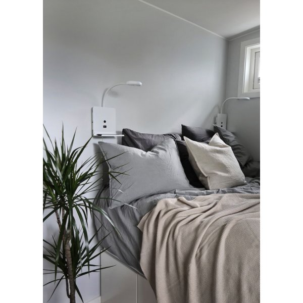 Zet Nachttischlampe mit USB-Ladegerät - Weiß Zet Nachttischlampe mit USB-Ladegerät - Weiß