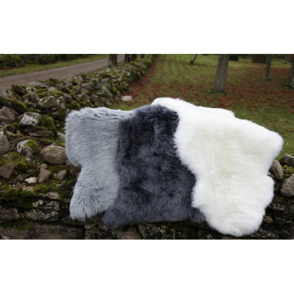 Sanft langhaariges Schaffell in Anthrazit Sanft langhaariges Schaffell in Anthrazit